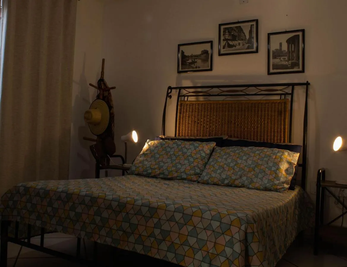 CONFORT- PRÁTICO e DOBLE ROOM, com AR e PRÓXIMO DE DUNAS, FORTE E A UM PASSO DE ARRAIAL DO CABO 8 km Cabo Frio Apartamento